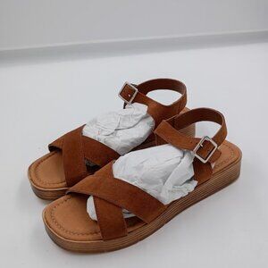 Bella Vita Car-Italy Flat Sandal, Tan, Women's Size 8.5